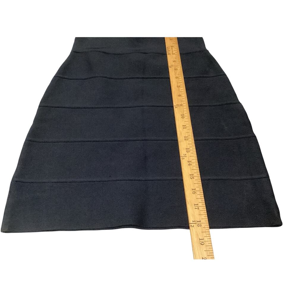 BCBGMAXAZRIA Black Bandage Pencil Skirt Size Medium Bodycon Fitted NWT - Picture 3 of 5